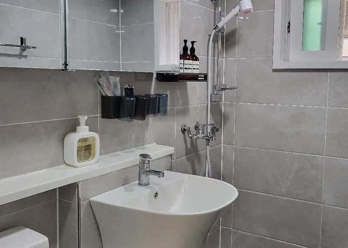 Moon House In #quiet #airport Transport Nearby#1 Min To Line2 Nakseongdae Subway * 서울특별시