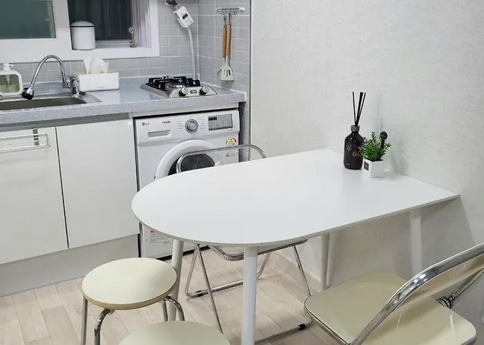 Moon House In #quiet #airport Transport Nearby#1 Min To Line2 Nakseongdae Subway *