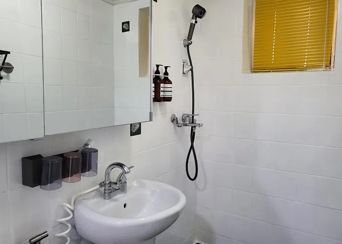 Moon House In #quiet #airport Transport Nearby#1 Min To Line2 Nakseongdae Subway *