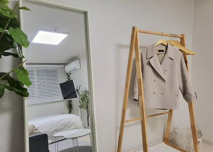 Moon House In #quiet #airport Transport Nearby#1 Min To Line2 Nakseongdae Subway 아파트