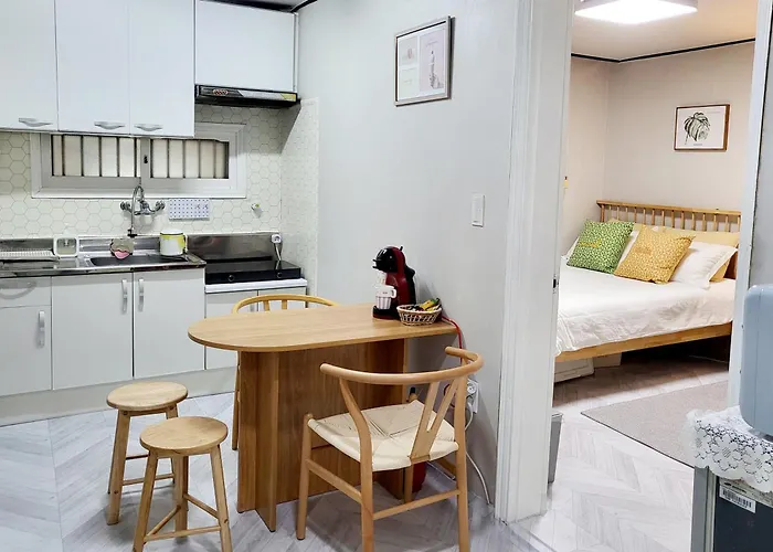 Moon House In #quiet #airport Transport Nearby#1 Min To Line2 Nakseongdae Subway * 서울특별시